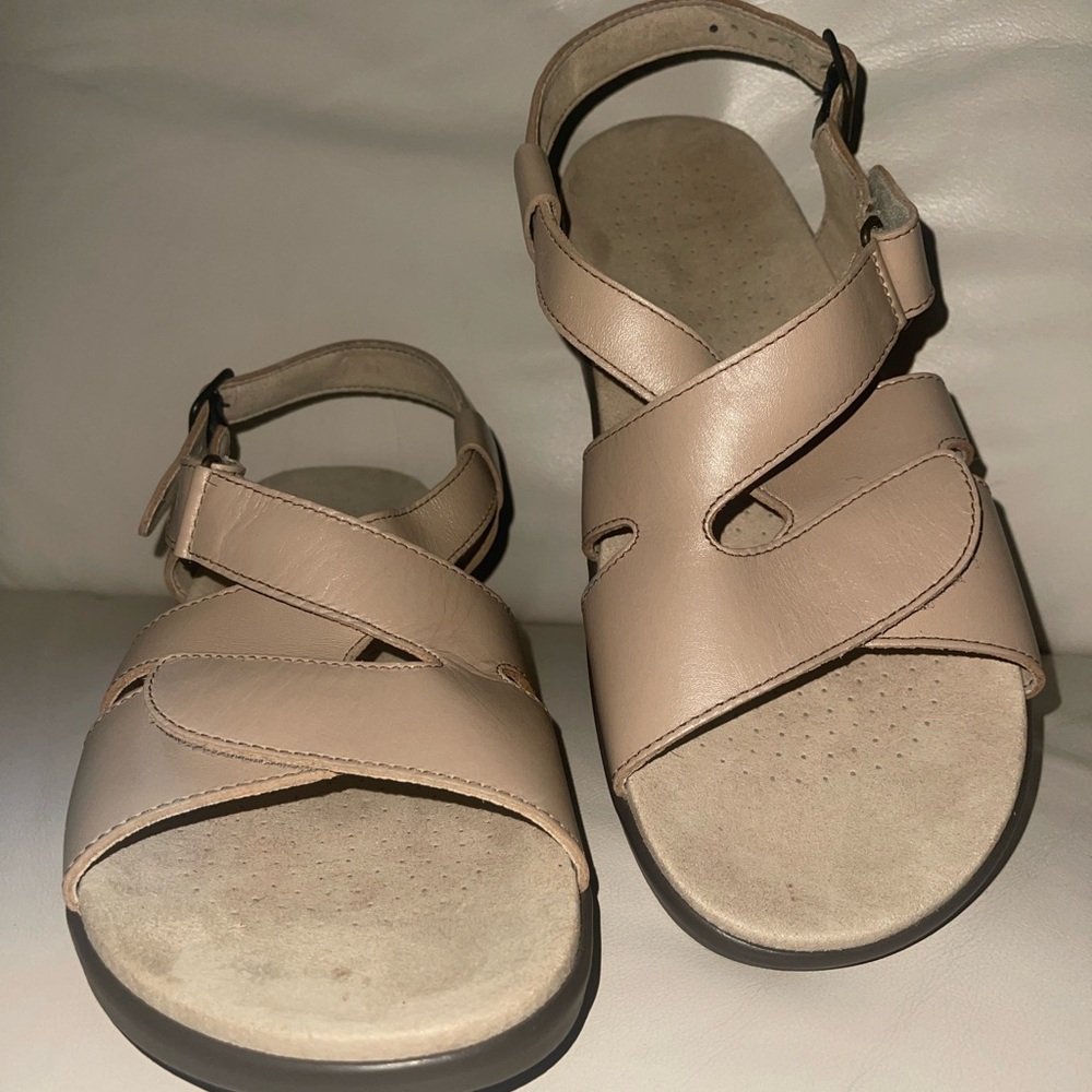 SAS TRIPAD COMFORT SANDALS. NWOB MADE IN USA. SZ. 11.5